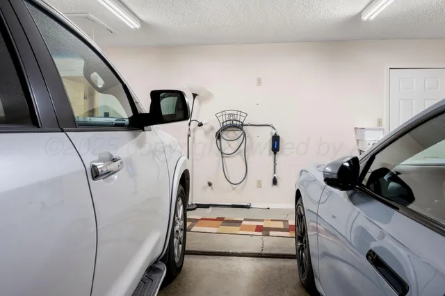 $460,000 | 2343 North Chestnut Drive, Pampa, TX 79065