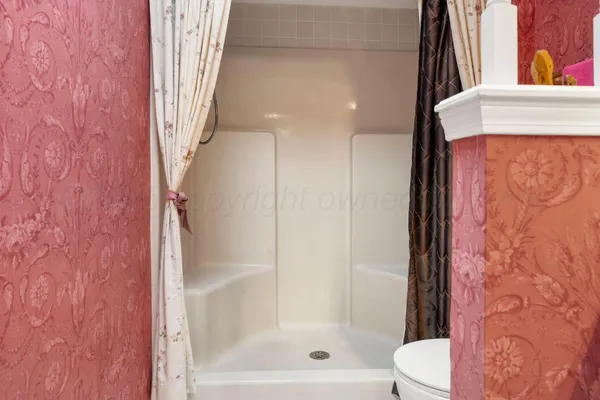 $460,000 | 2343 North Chestnut Drive, Pampa, TX 79065