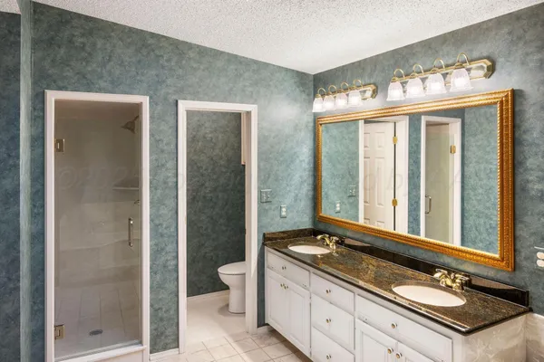 $460,000 | 2343 North Chestnut Drive, Pampa, TX 79065