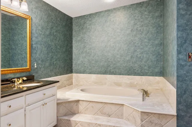 $460,000 | 2343 North Chestnut Drive, Pampa, TX 79065