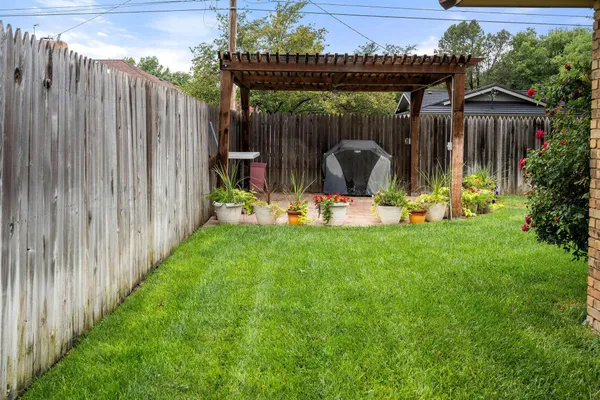 $460,000 | 2343 North Chestnut Drive, Pampa, TX 79065