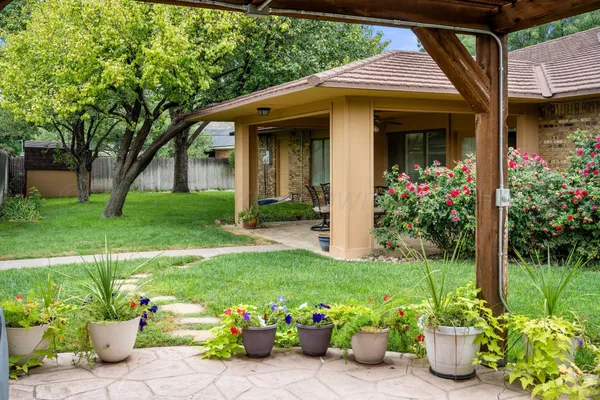 $460,000 | 2343 North Chestnut Drive, Pampa, TX 79065