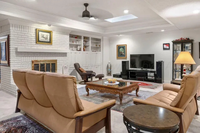 $460,000 | 2343 North Chestnut Drive, Pampa, TX 79065