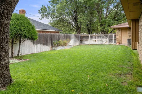 $460,000 | 2343 North Chestnut Drive, Pampa, TX 79065