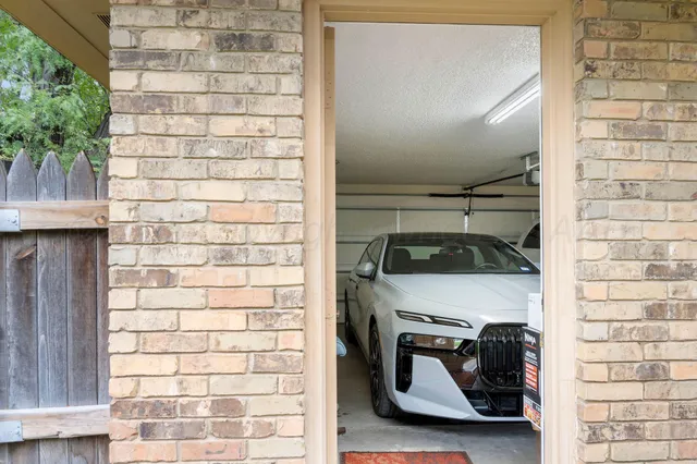 $460,000 | 2343 North Chestnut Drive, Pampa, TX 79065