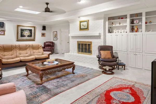 $460,000 | 2343 North Chestnut Drive, Pampa, TX 79065