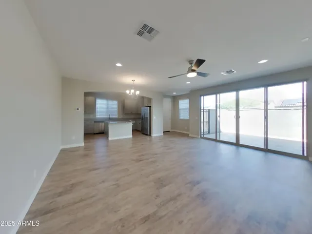 a picture of a very nice looking hallway