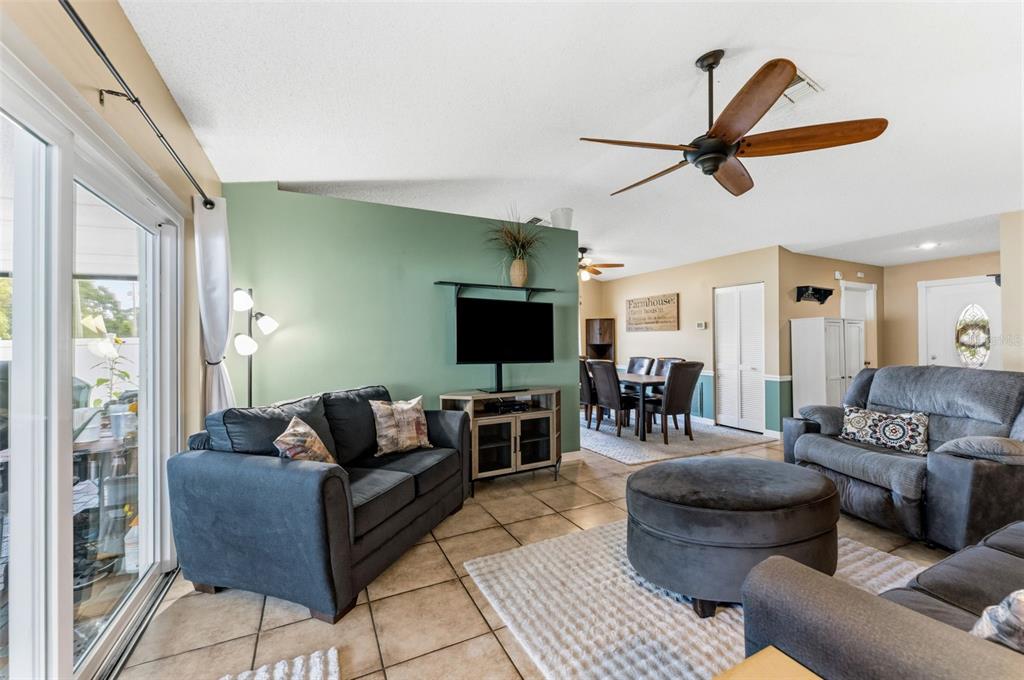 1210 Windhorst Ridge Drive Brandon, FL 33510 - Photo 6 of 36