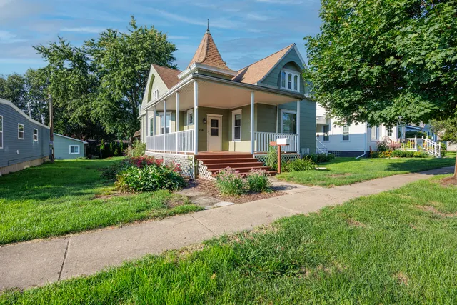 $147,000 | 126 West Main Street, El Paso, IL 61738