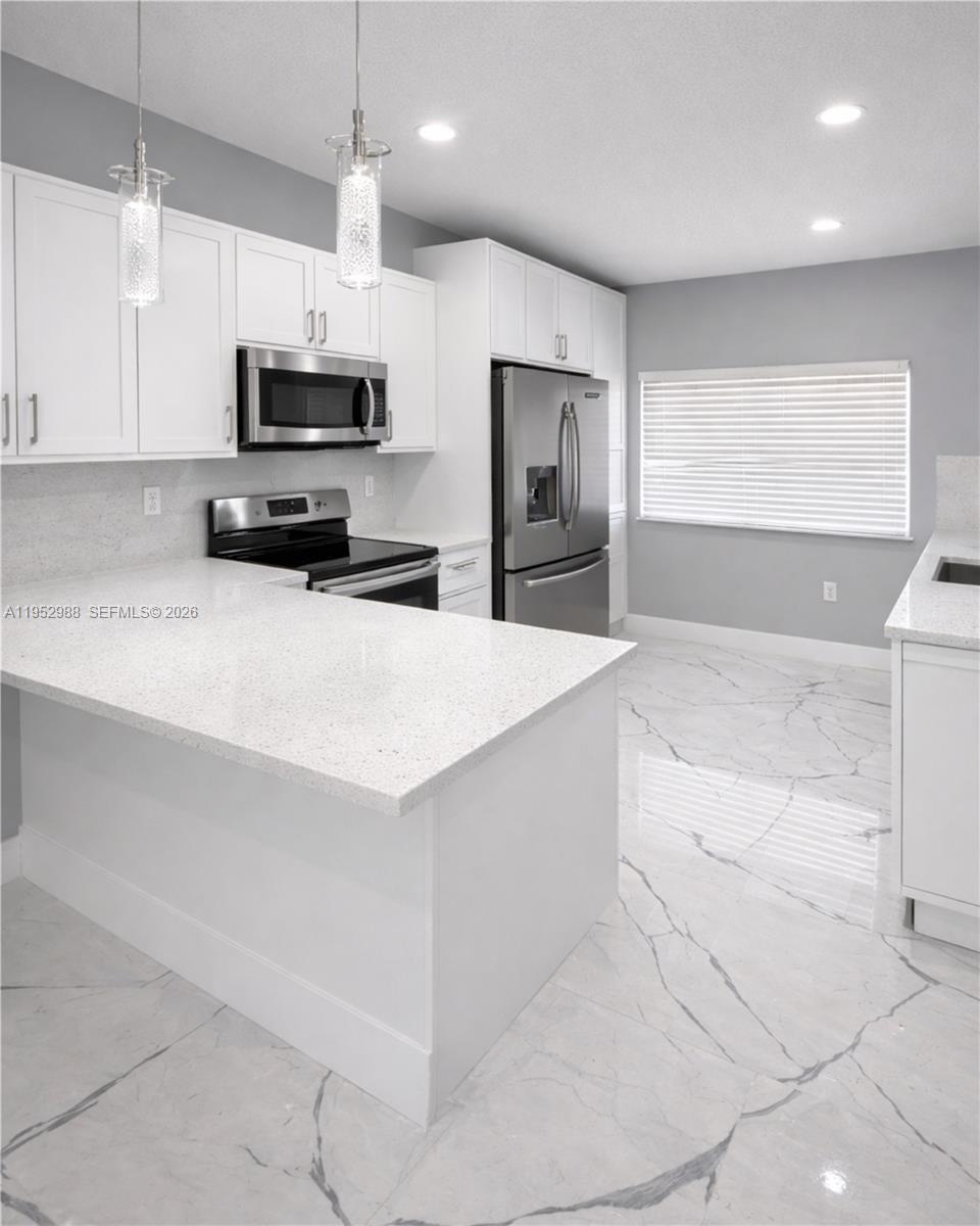 7925 West 29th Way, Unit 201 Hialeah, FL 33018 - Photo 1 of 10