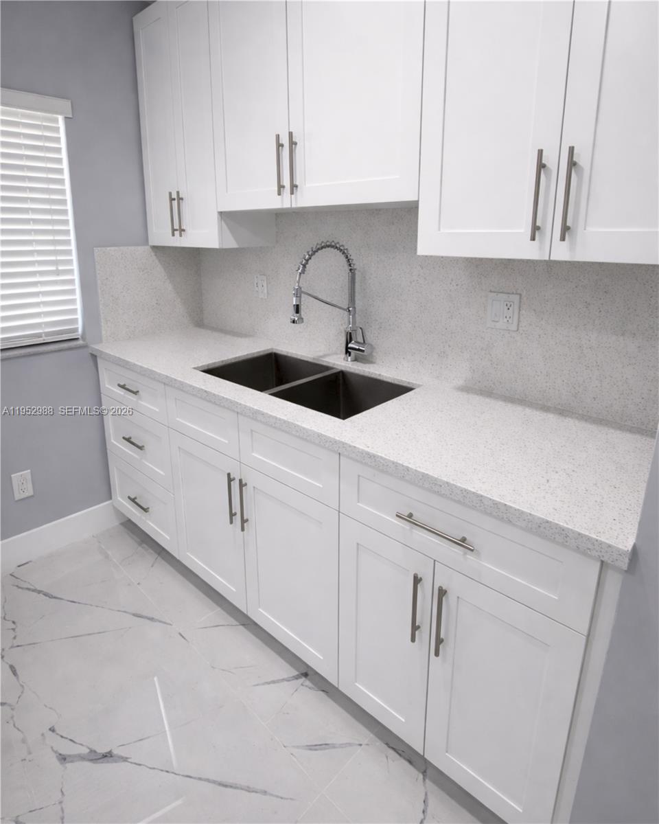 7925 West 29th Way, Unit 201 Hialeah, FL 33018 - Photo 3 of 10