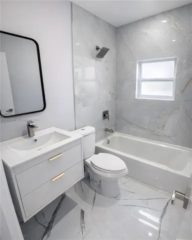 $2,500 | 7925 West 29th Way, Unit 201, Hialeah, FL 33018