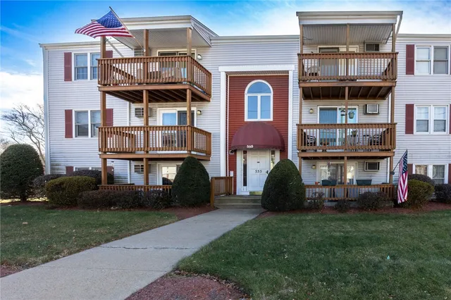 $209,900 | 555 Diamond Hill Road, Unit 204, Woonsocket, RI 02895