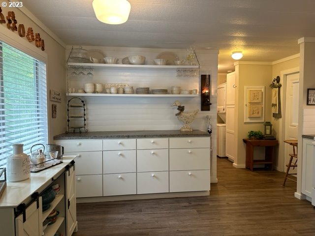 154 Outer Drive Florence, OR 97439 - Photo 13 of 40 Kitchen/Dining Room