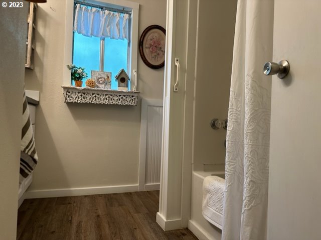 154 Outer Drive Florence, OR 97439 - Photo 19 of 40 Bathroom