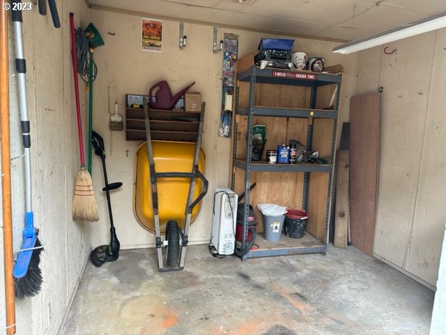 154 Outer Drive Florence, OR 97439 - Photo 27 of 40 Utility Shed