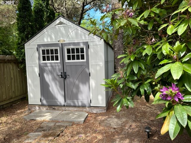 154 Outer Drive Florence, OR 97439 - Photo 38 of 40 Shed