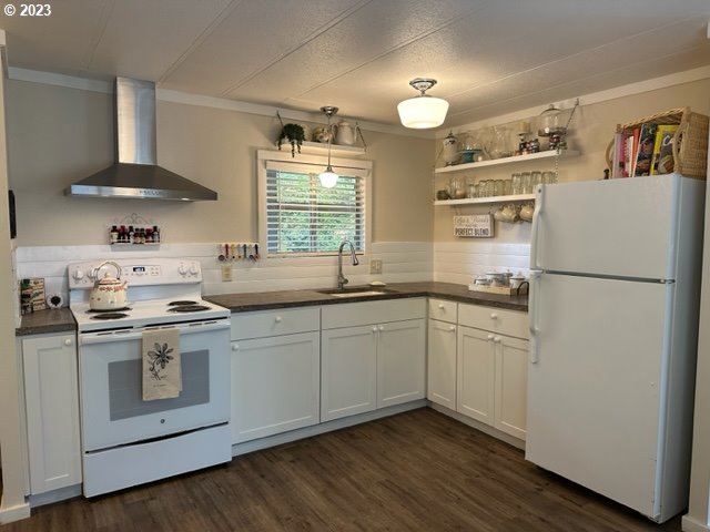 154 Outer Drive Florence, OR 97439 - Photo 8 of 40 Kitchen