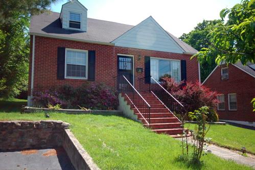 2618 Weaver Road Southwest Roanoke, VA 24015 - Photo 1 of 13 FRONT