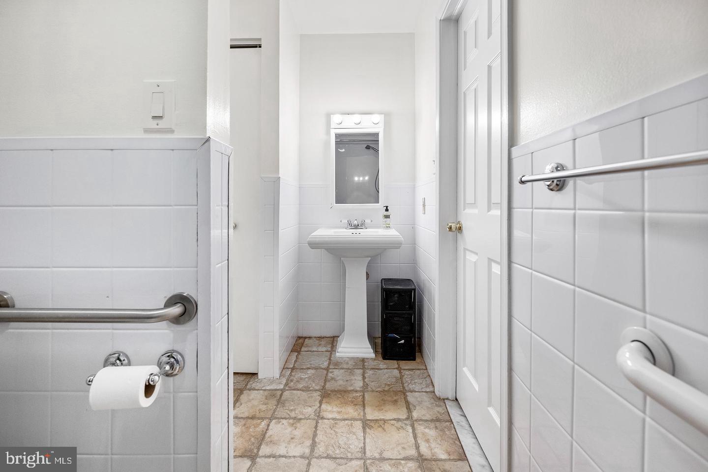 279 Valley Stream Lane Chesterbrook, PA 19087 - Photo 16 of 25