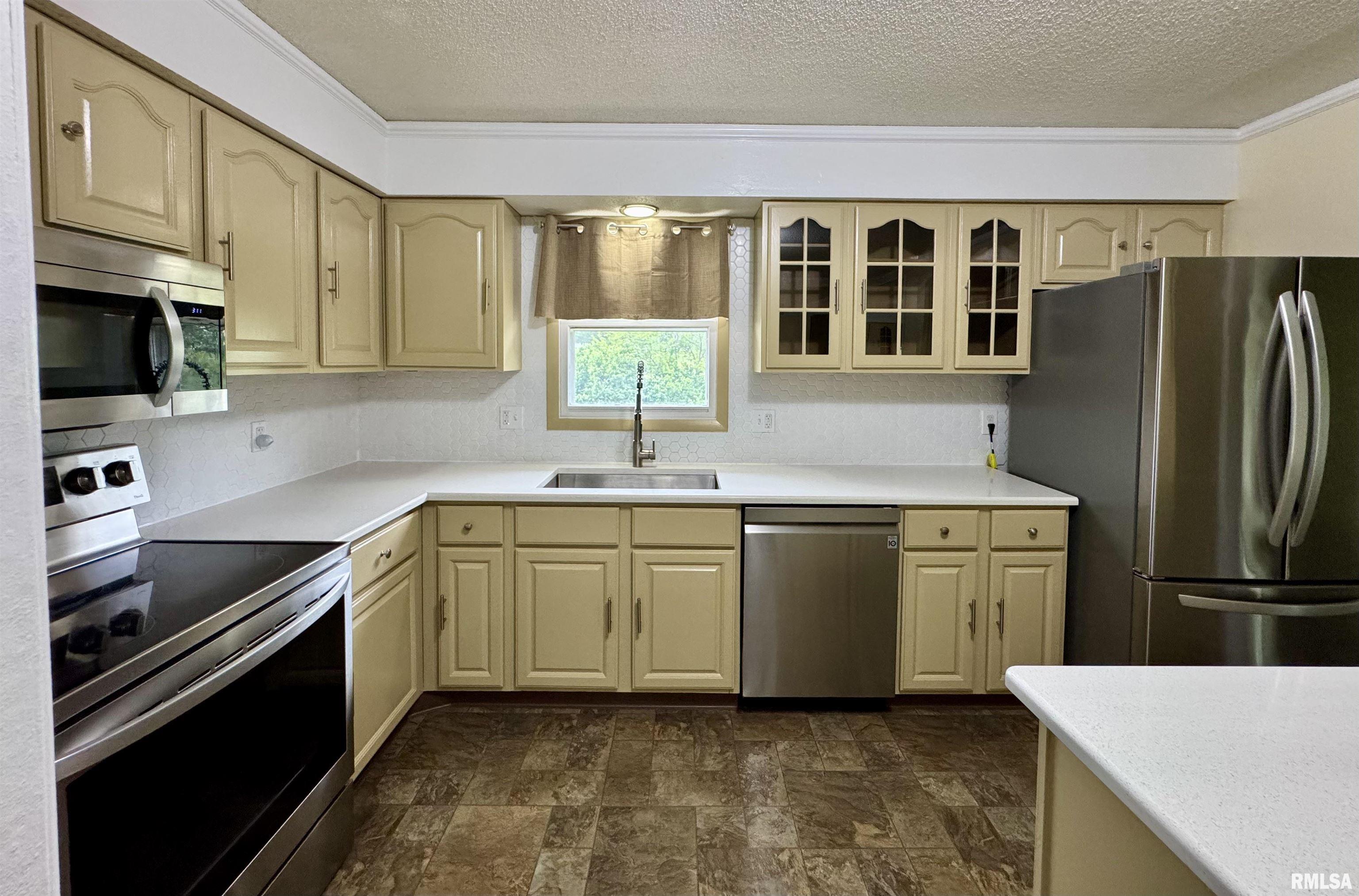 2313 Maple Avenue Macomb, IL 61455 - Photo 17 of 49