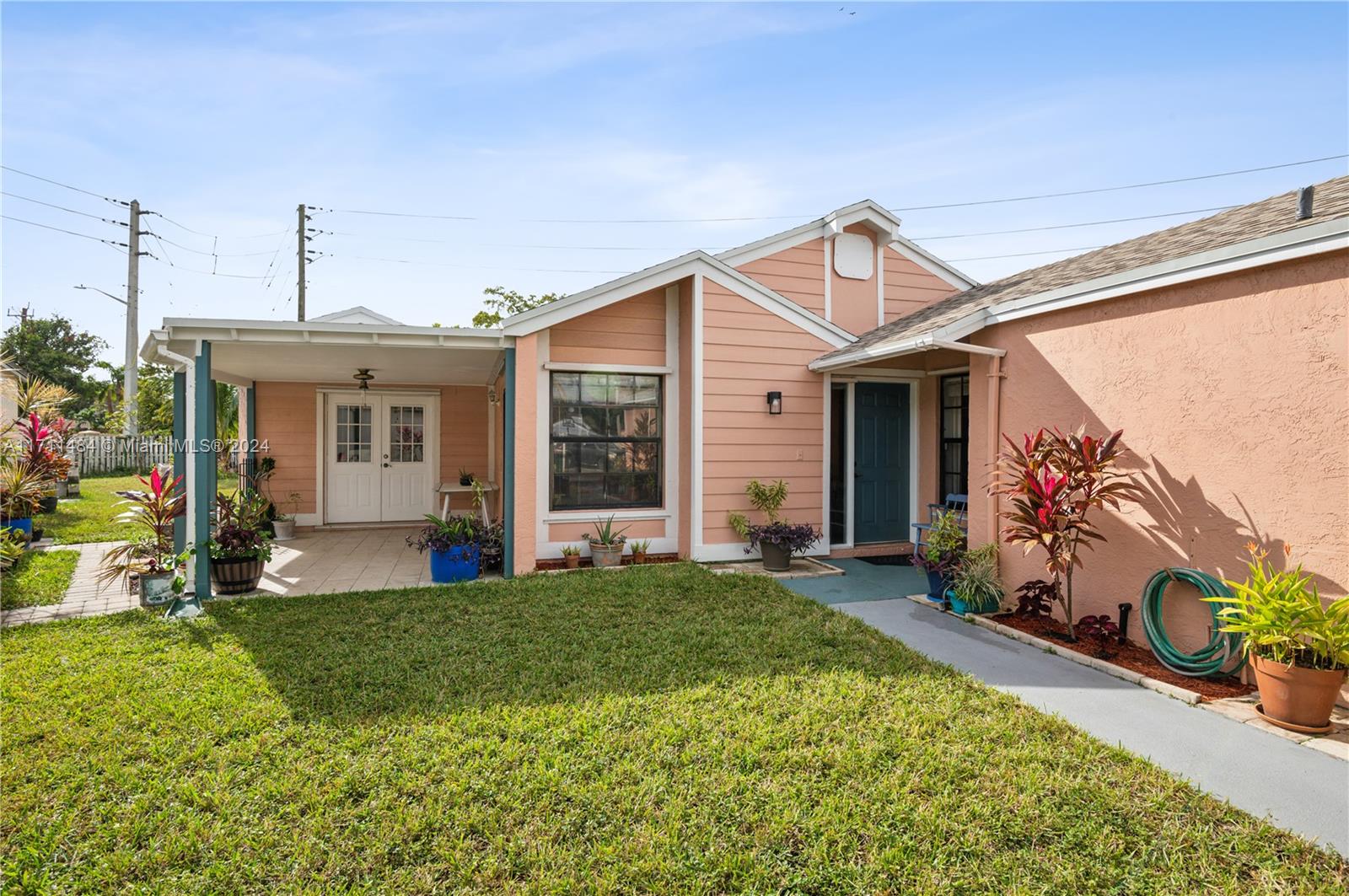 2430 Southwest 86th Avenue Miramar, FL 33025 - Photo 1 of 17