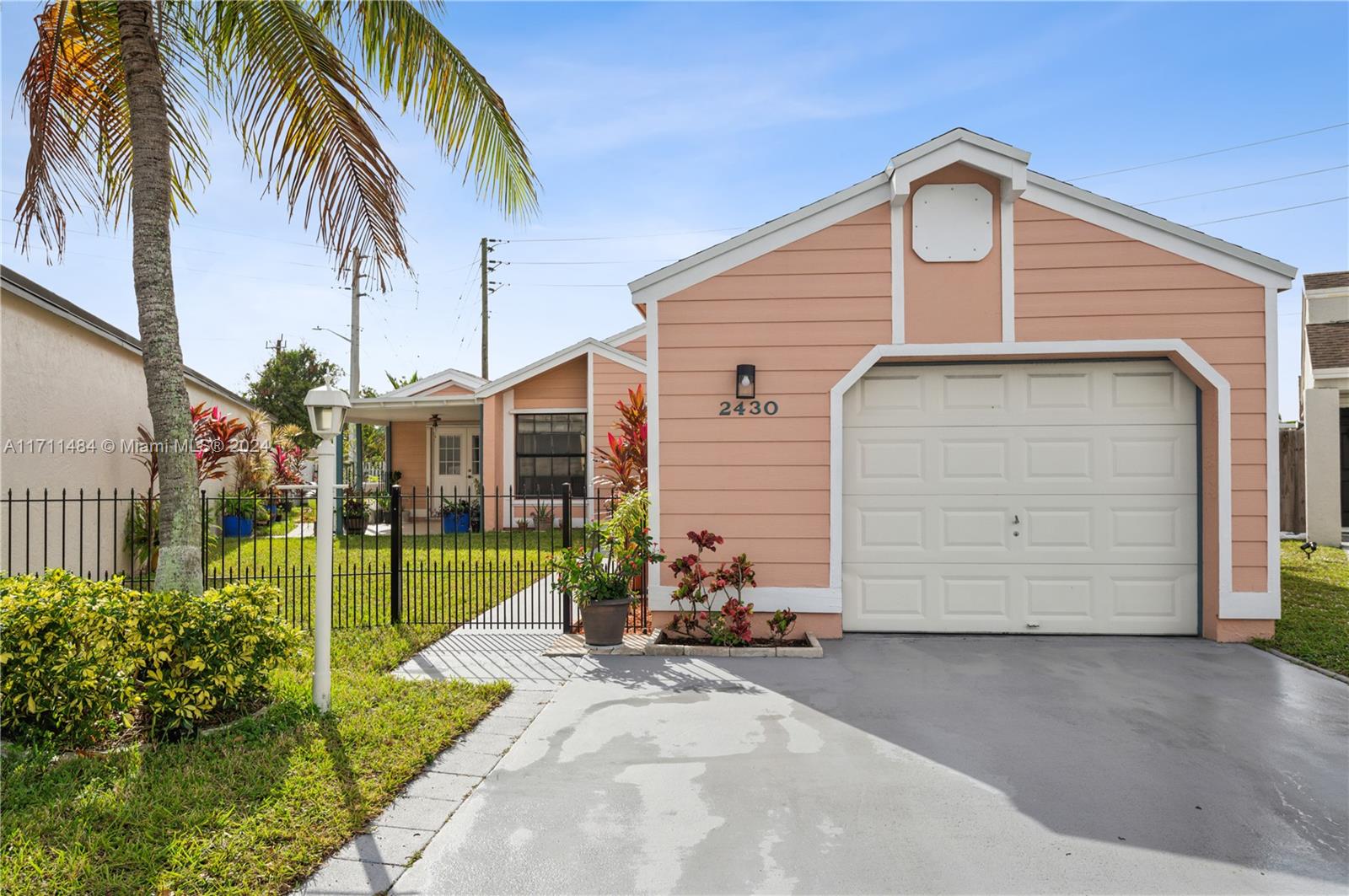 2430 Southwest 86th Avenue Miramar, FL 33025 - Photo 2 of 17