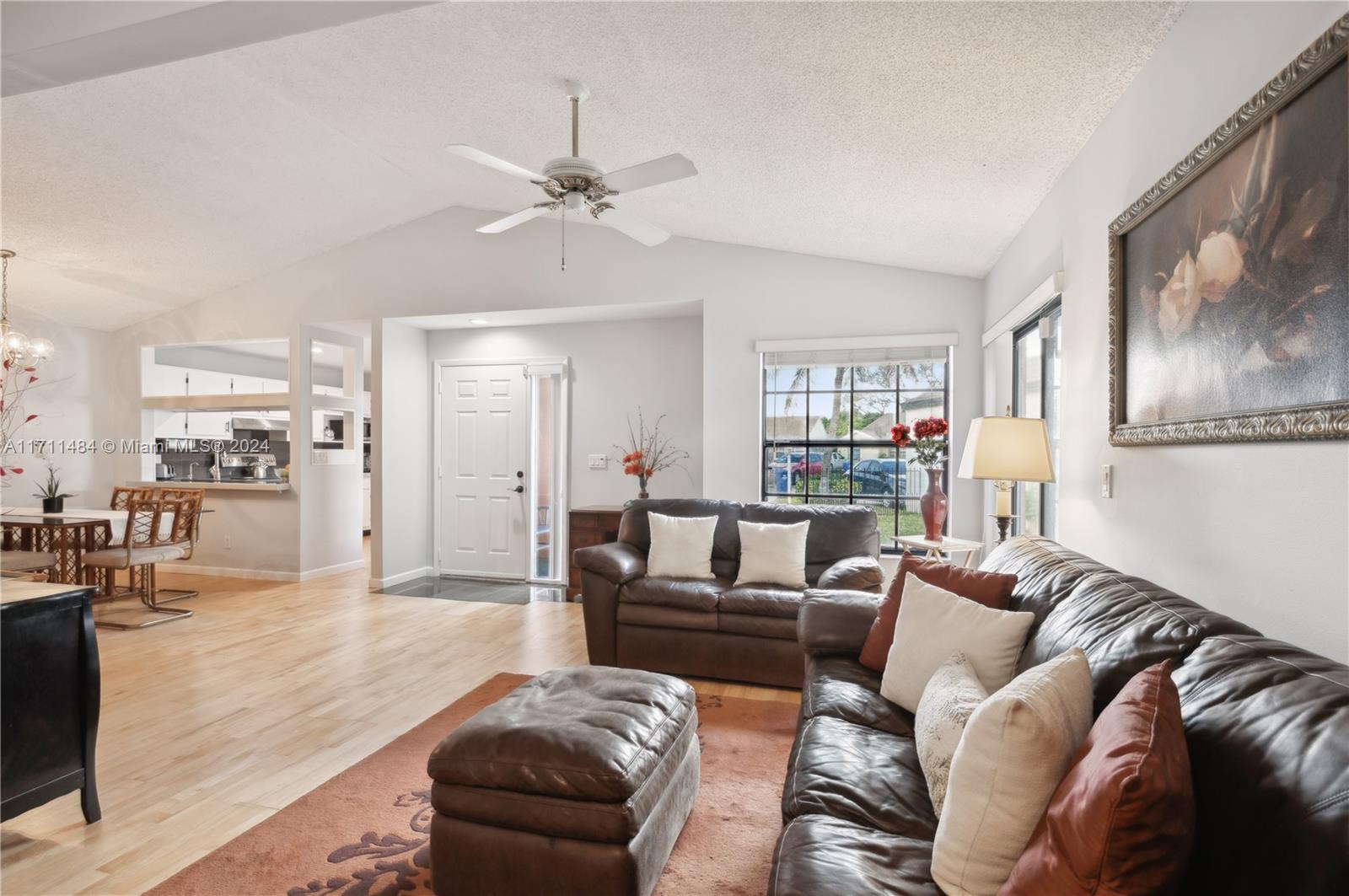 2430 Southwest 86th Avenue Miramar, FL 33025 - Photo 4 of 17