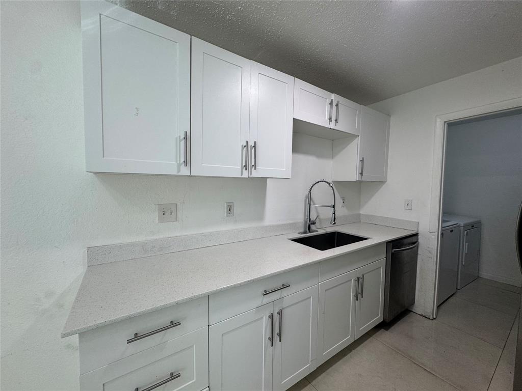 970 Southwest 76th Avenue, Unit 3 North Lauderdale, FL 33068 - Photo 3 of 11