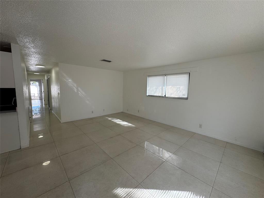 970 Southwest 76th Avenue, Unit 3 North Lauderdale, FL 33068 - Photo 4 of 11