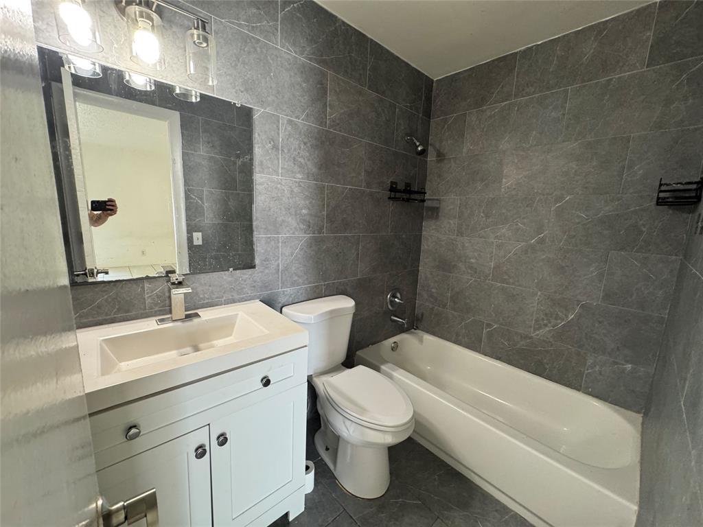 970 Southwest 76th Avenue, Unit 3 North Lauderdale, FL 33068 - Photo 6 of 11