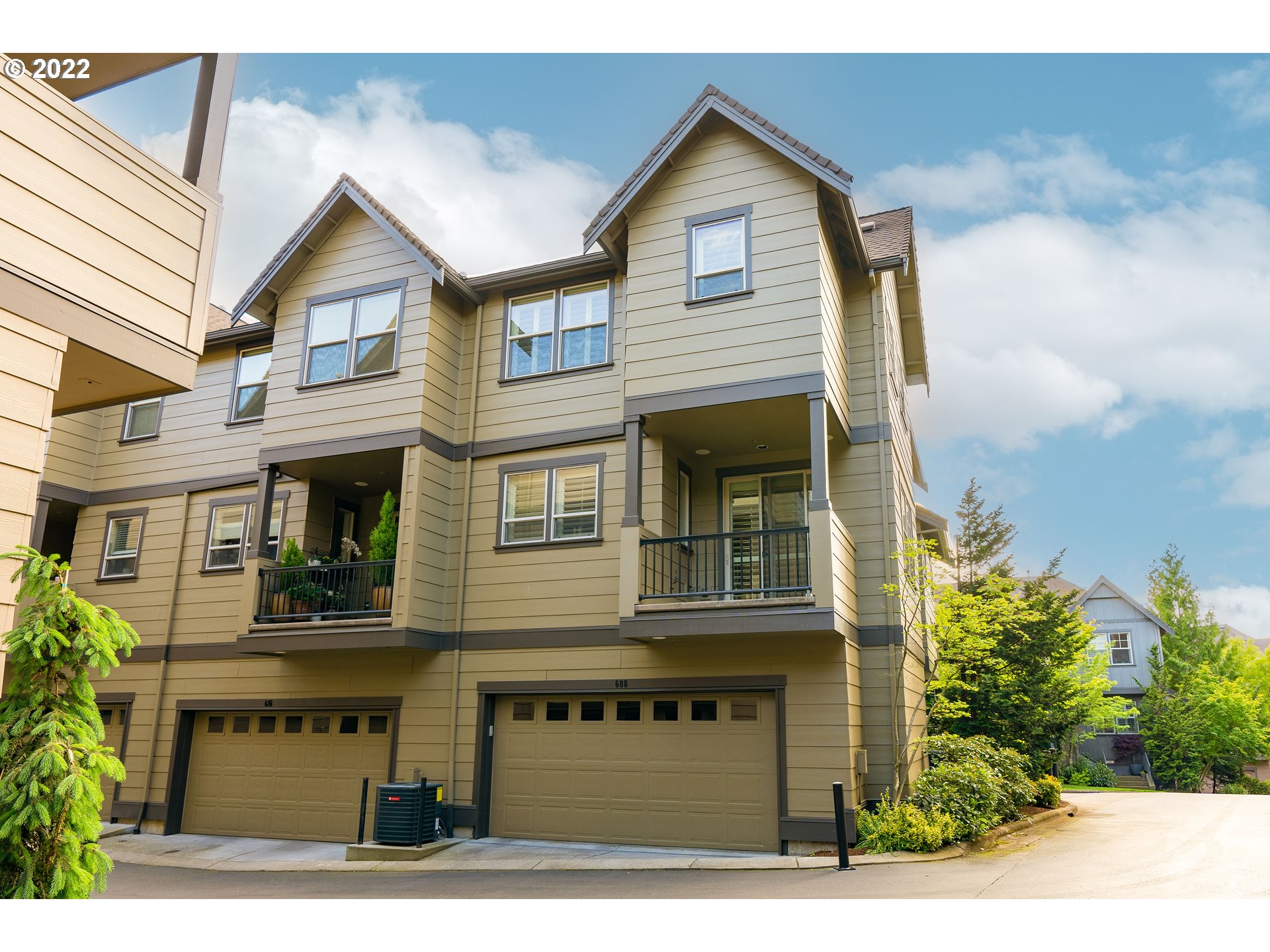 608 Southwest Rustica Terrace Portland, OR 97225 - Photo 4 of 32 Gallery Image 4