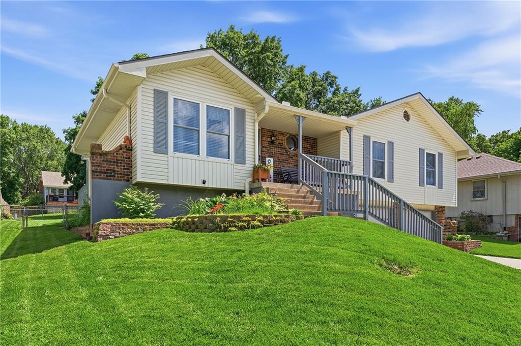 1903 North Lazy Branch Road Independence, MO 64058 - Photo 2 of 43