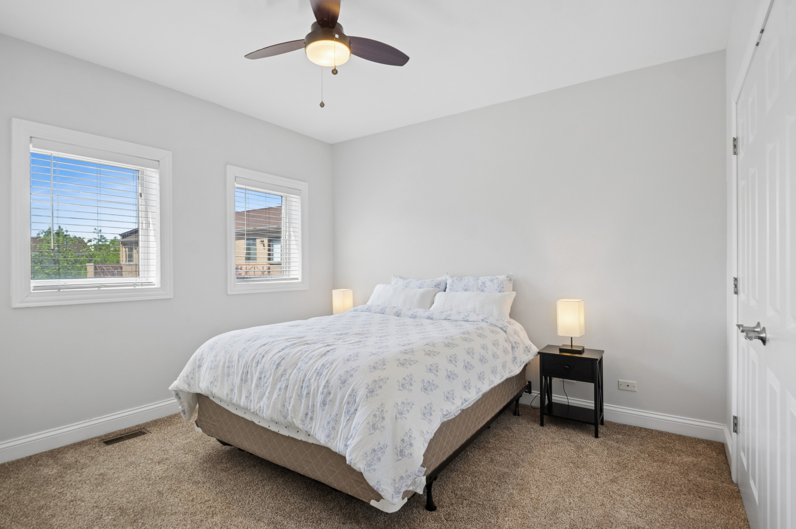 1350 West Byron Street, Unit 7 Chicago, IL 60613 - Photo 12 of 25