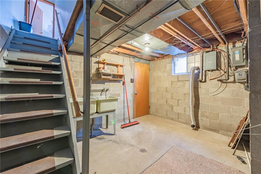 303 Oak Street Butler, PA 16001 - Photo 11 of 25 Gallery Image 11
