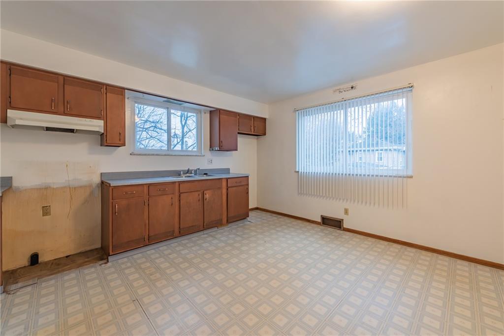 303 Oak Street Butler, PA 16001 - Photo 16 of 25 Gallery Image 16
