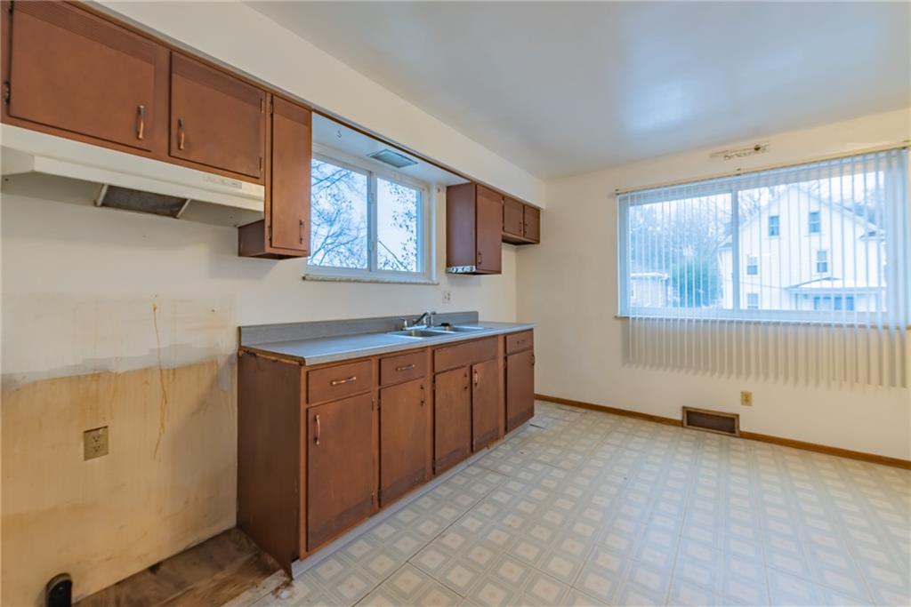 303 Oak Street Butler, PA 16001 - Photo 17 of 25 Gallery Image 17