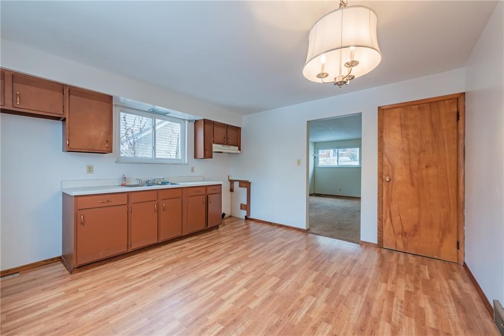 303 Oak Street Butler, PA 16001 - Photo 5 of 25 Gallery Image 5