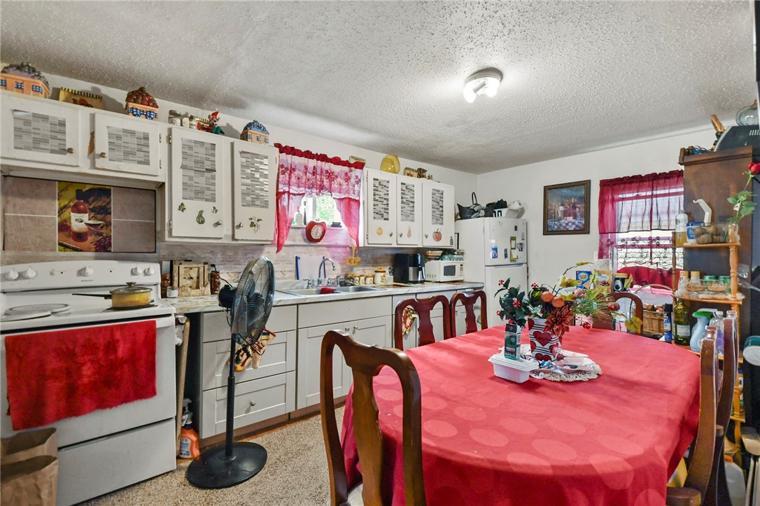 143 Dulude Avenue Woonsocket, RI 02895 - Photo 4 of 49