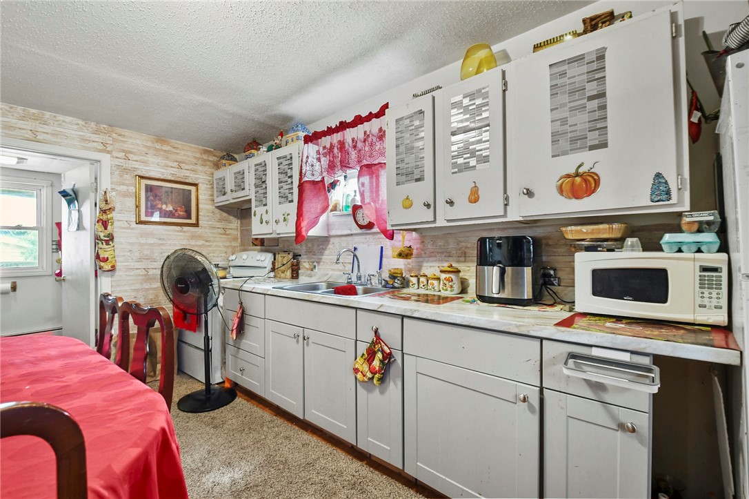 143 Dulude Avenue Woonsocket, RI 02895 - Photo 7 of 49