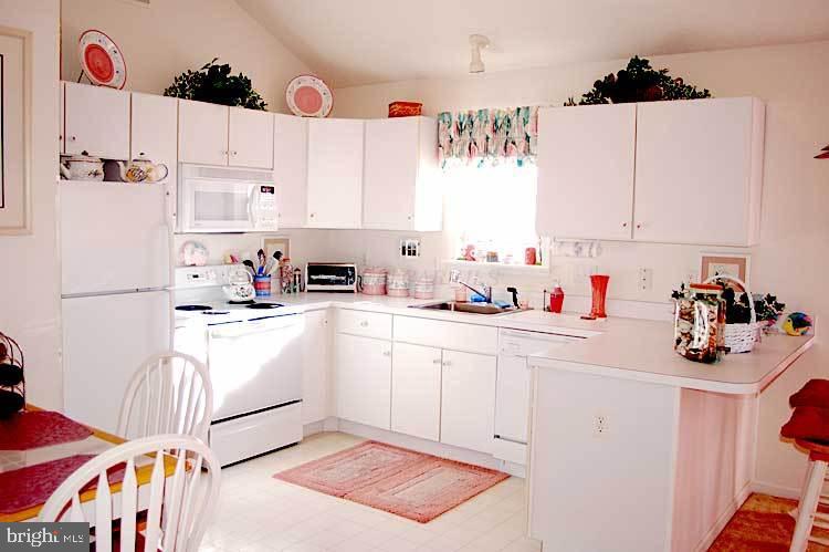 700 Rusty Anchor Road, Unit 700E Ocean City, MD 21842 - Photo 4 of 10 Gallery Image 4