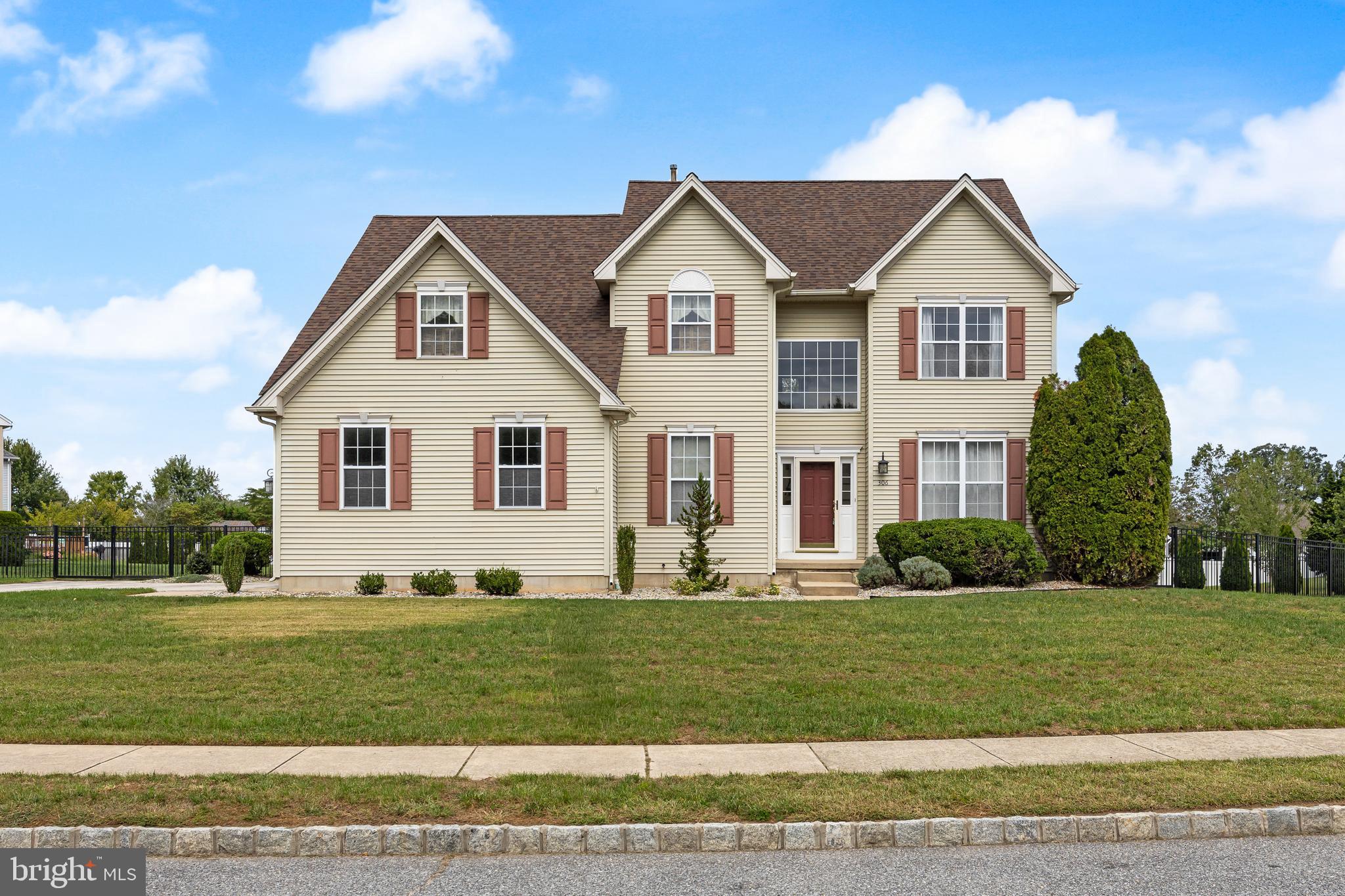 306 Johnny Boy Lane Berlin, NJ 08009 - Photo 2 of 36