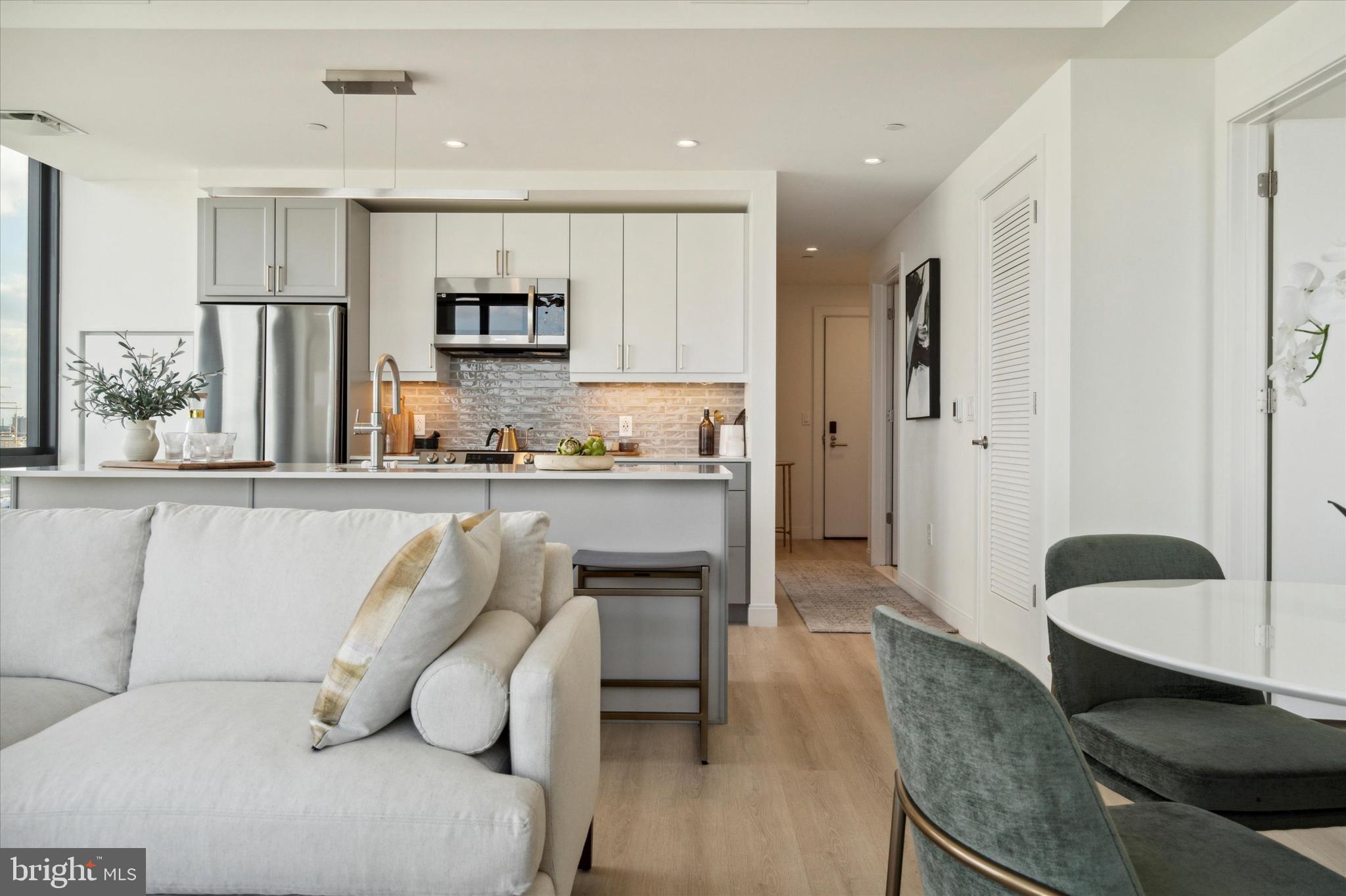 1-5 Dock Street, Unit 510 Philadelphia, PA 19106 - Photo 3 of 47