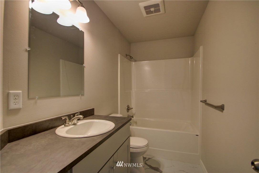 219 North Reed Street, Unit B Sedro-Woolley, WA 98284 - Photo 18 of 23 Gallery Image 18