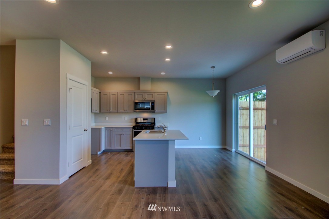 219 North Reed Street, Unit B Sedro-Woolley, WA 98284 - Photo 8 of 23 Gallery Image 8
