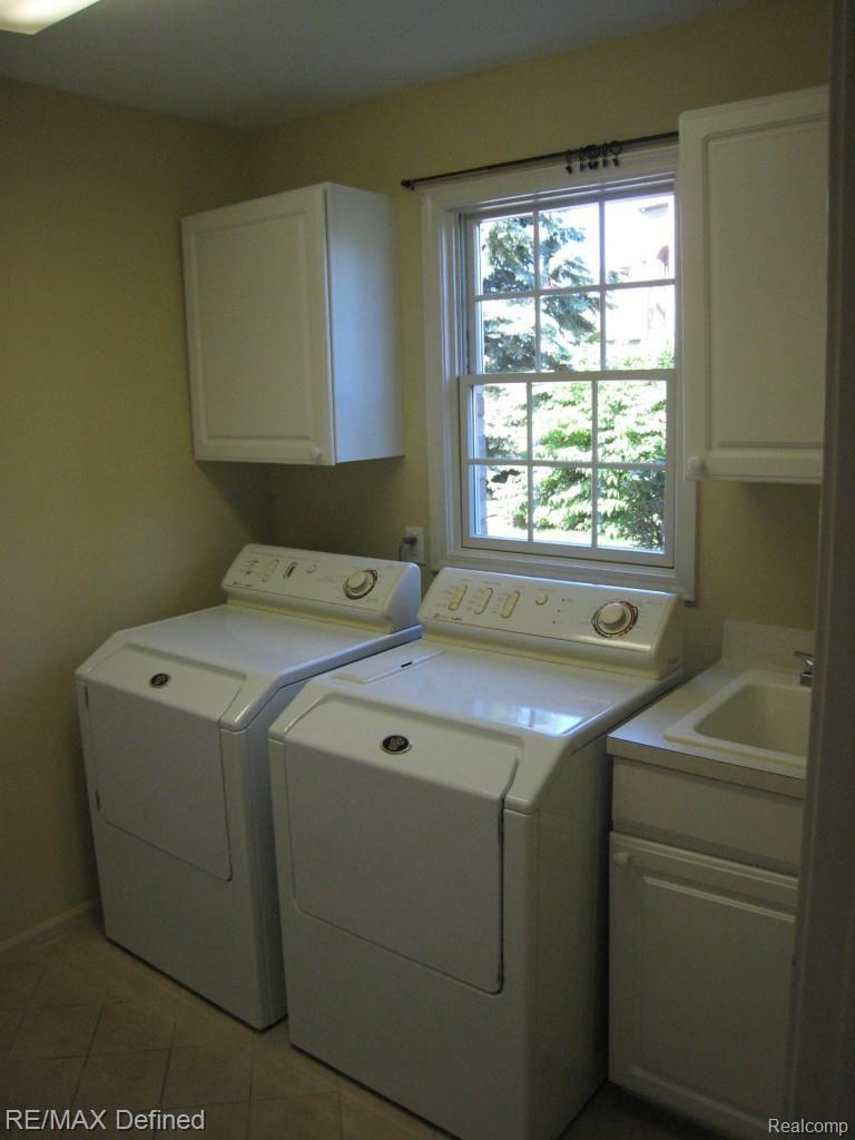 798 Loggers Circle Rochester, MI 48307 - Photo 18 of 32 Loggers Circle 027.jpg
