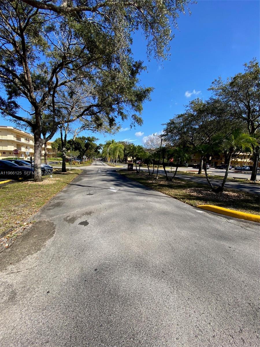 201 Berkley Road, Unit 105 Hollywood, FL 33024 - Photo 6 of 8