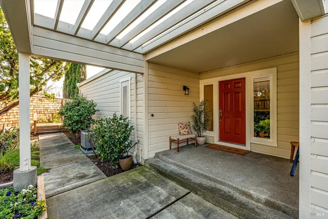 $995,000 | 366 Avenida Barbera, Sonoma, CA 95476