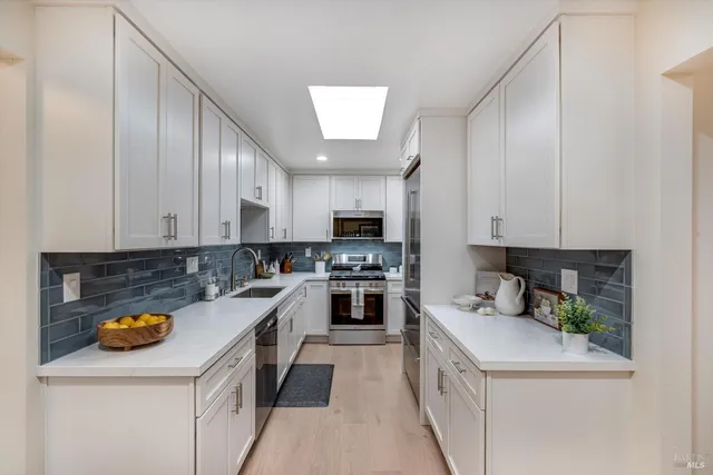 $995,000 | 366 Avenida Barbera, Sonoma, CA 95476