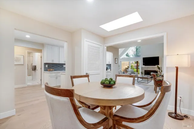 $995,000 | 366 Avenida Barbera, Sonoma, CA 95476